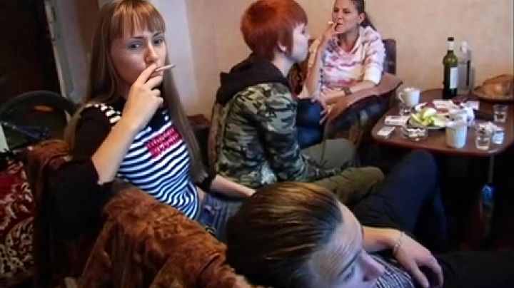 Вечеринка Русских Студентов Заканчивается Групповой Еблей